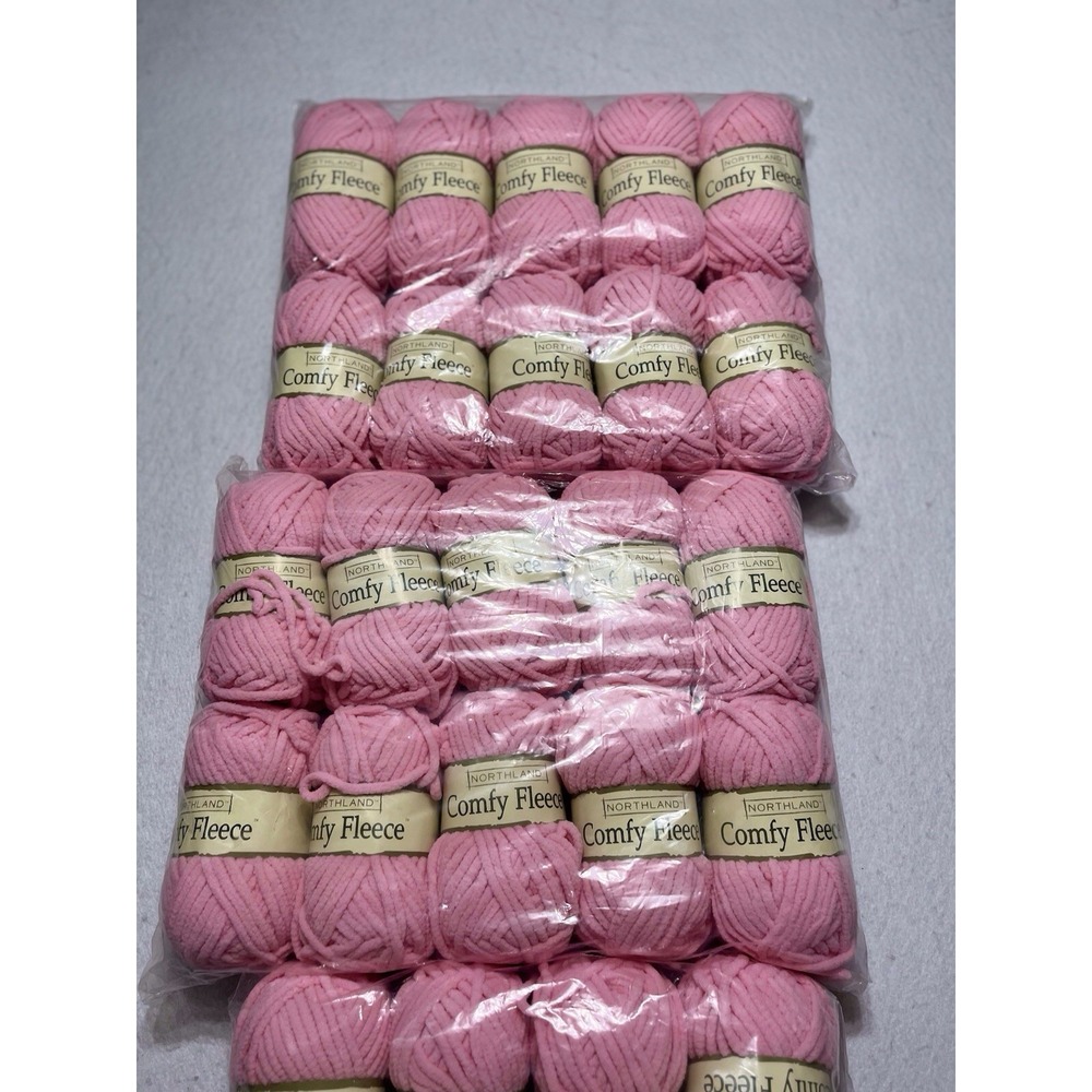 Lot of 28 Northland Comfy Fleece Yarn 1.75 oz/50g/44‎ yds each Super Bulky Pink